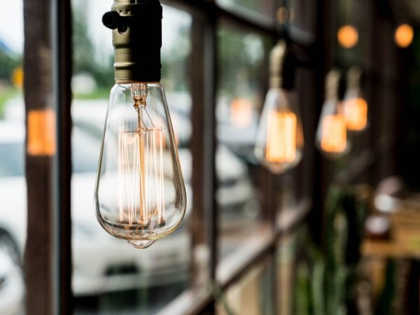 Toque Mágico: Lâmpadas Incandescentes que Trazem Conforto ao Lar