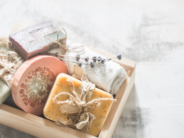 Dicas para Escolher Sabonetes Naturais e Bem-Estar para um Banho Relaxante